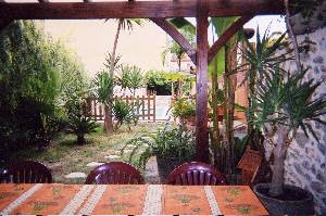 Holiday houses and vacation rentals in Provence and Languedoc, many villas with pools, southern France